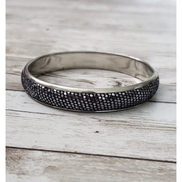 Vintage Bracelet / Bangle - 8" Grey & Silver Tone - Picture 2 of 5